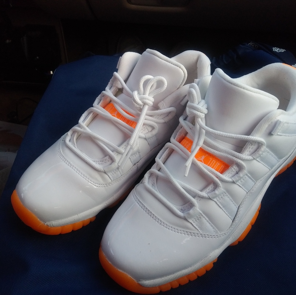 Jordan 11 retro low citrus 5.5y or 7w